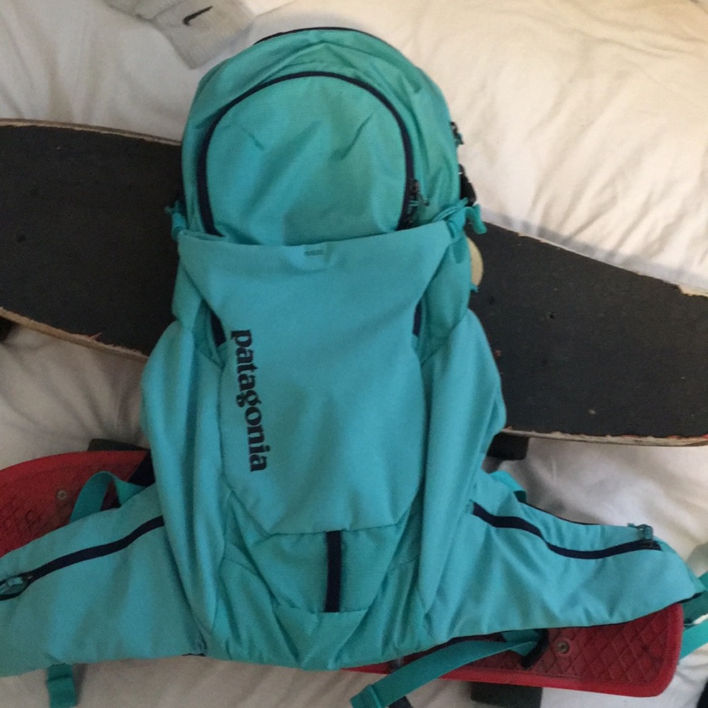 12L Patagonia hydration bladder backpack